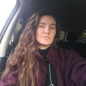 Meet your Posher, Caitlin